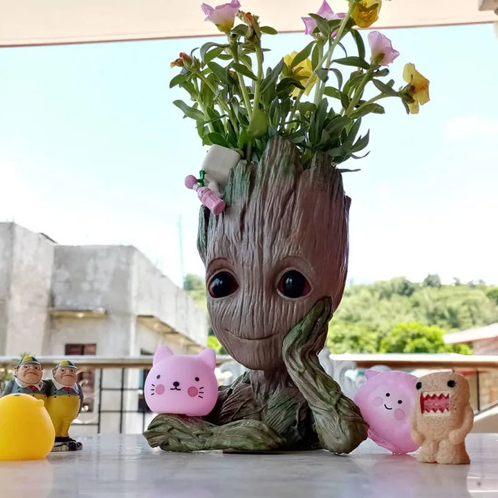 Groot flower pots