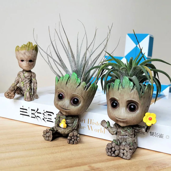 Groot flower pots