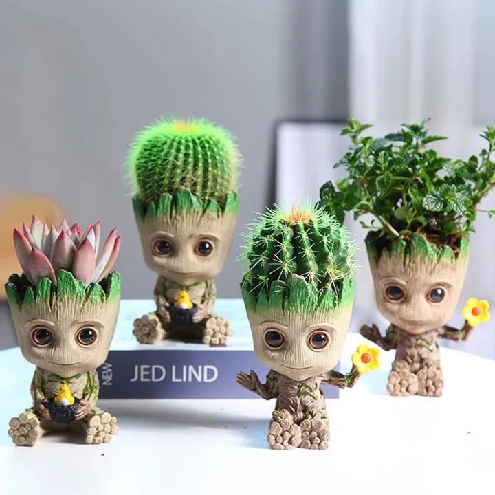 Groot flower pots